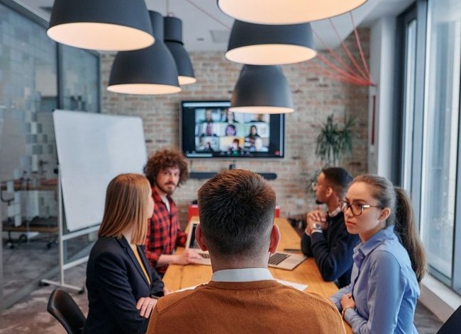 Remote Leadership – Virtuelle und hybride Teams souverän führen Homepage hybrides Team